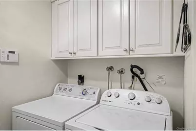 84 Aspen Drive W, Woodbury, NY 11797 - Photo 21