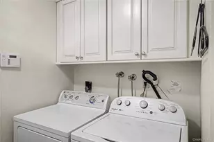 84 Aspen Dr W, Woodbury, NY 11797 - Photo 21