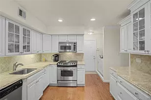 84 Aspen Dr W, Woodbury, NY 11797 - Photo 17