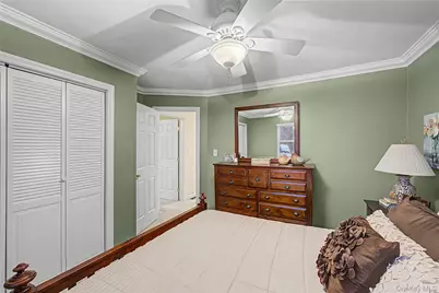 84 Aspen Drive W, Woodbury, NY 11797 - Photo 29