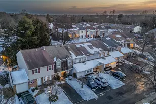 84 Aspen Dr W, Woodbury, NY 11797 - Photo 35