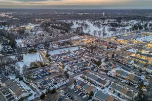 84 Aspen Dr W, Woodbury, NY 11797 - Photo 31