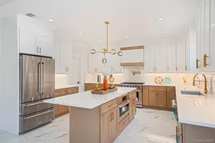 1025 Mirabelle Ave, Westbury, NY 11590 - Photo 9