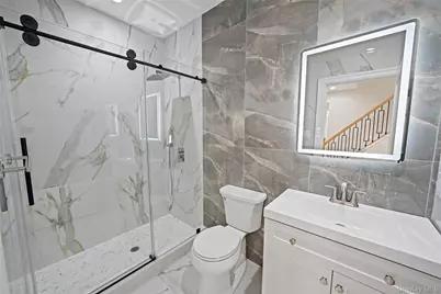 1025 Mirabelle Avenue, Westbury, NY 11590 - Photo 29