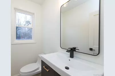 28 Locust, Bayport, NY 11705 - Photo 13