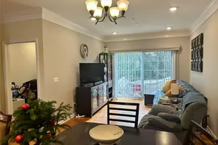 121 Wildwood Cir, Holtsville, NY 11742 - Photo 9