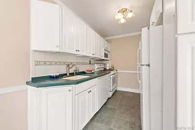 5730 Mosholu Avenue #4F, Bronx, NY 10471 - Photo 9