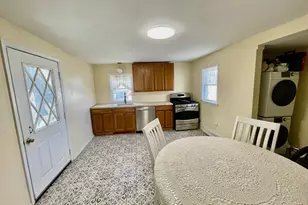 427 4th St, Greenport, NY 11944 - Photo 5