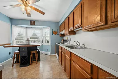 26 Charles Circle, Islip, NY 11751 - Photo 11