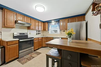 26 Charles Circle, Islip, NY 11751 - Photo 23