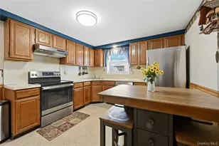 26 Charles Cir, Islip, NY 11751 - Photo 23