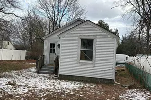 19 Lacrosse Rd, Mastic Beach, NY 11951 - Photo 5