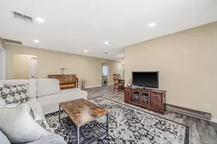 101 Flair Ct E, Saint James, NY 11780 - Photo 5