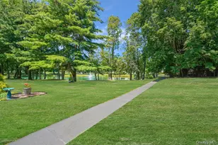 101 Flair Ct E, Saint James, NY 11780 - Photo 27