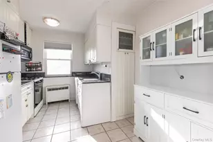 15 Beach Roads, Great Neck, NY 11023 - Photo 9