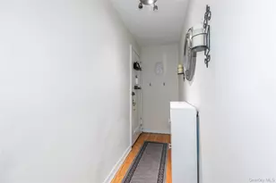 15 Beach Roads, Great Neck, NY 11023 - Photo 3