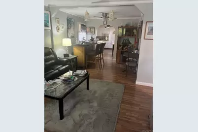 330 Florida Avenue, Copiague, NY 11726 - Photo 5