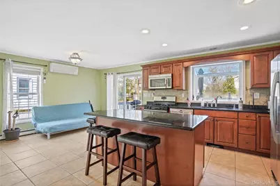 102 Clinton Street, White Plains, NY 10603 - Photo 9