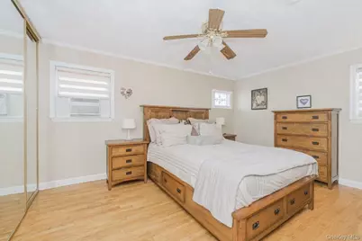 95-11 164th Avenue, Howard Beach, NY 11414 - Photo 17