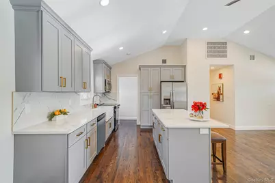 45 Oaklawn Avenue, Farmingville, NY 11738 - Photo 11