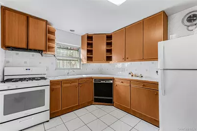 21647 Sawyer Avenue, Queens Village, NY 11427 - Photo 11