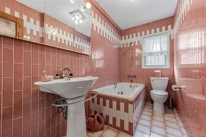 21647 Sawyer Avenue, Queens Village, NY 11427 - Photo 31