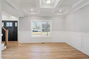 8 Violet Ave, Hicksville, NY 11801 - Photo 7