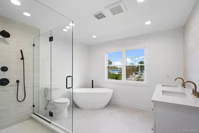 8 Violet Avenue, Hicksville, NY 11801 - Photo 9
