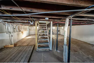 71 Community Road, Bay Shore, NY 11706 - Photo 23