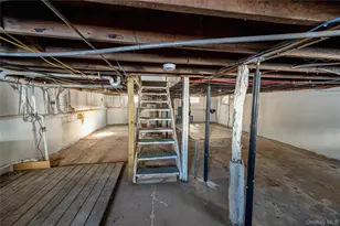 71 Community Rd, Bay Shore, NY 11706 - Photo 23