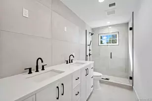 45 Bond Ln, Hicksville, NY 11801 - Photo 9