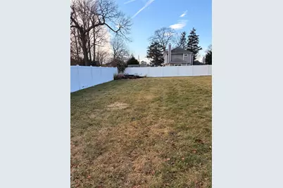 104 Hawthorne Avenue, West Babylon, NY 11704 - Photo 9