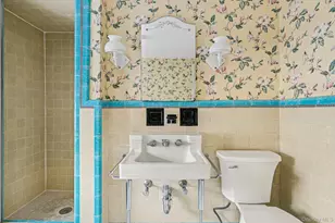 167 Kensington Rd, Garden City, NY 11530 - Photo 19