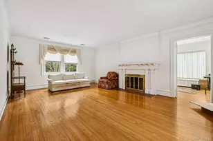 167 Kensington Rd, Garden City, NY 11530 - Photo 9