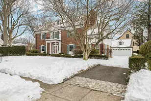 167 Kensington Rd, Garden City, NY 11530 - Photo 3