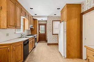 167 Kensington Rd, Garden City, NY 11530 - Photo 13