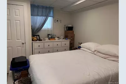 194 E Parkview Drive, Shirley, NY 11967 - Photo 17