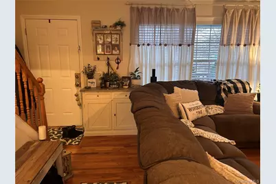 194 E Parkview Drive, Shirley, NY 11967 - Photo 5