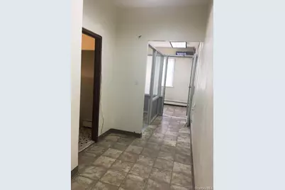 135-30 Roosevelt Avenue #3B, Flushing, NY 11355 - Photo 5