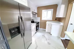 220 Kinkel St, Westbury, NY 11590 - Photo 5