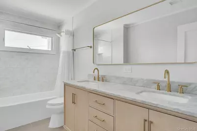 89 Harvest Lane, Commack, NY 11725 - Photo 19