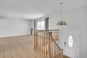 89 Harvest Ln, Commack, NY 11725 - Photo 5