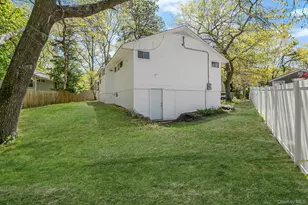 5 Birch Ct, Riverhead, NY 11901 - Photo 13