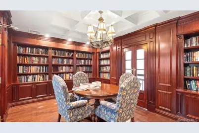 420 Pacing Way, Westbury, NY 11590 - Photo 25