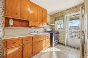 20-13 26th St, Astoria, NY 11105 - Photo 7