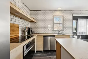 176 Maple Ave, Flanders, NY 11901 - Photo 7