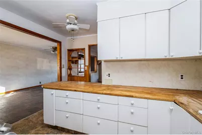 54 31st Street, Copiague, NY 11726 - Photo 15