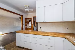 54 31st St, Copiague, NY 11726 - Photo 15