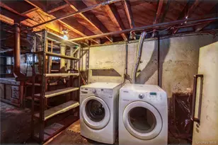 54 31st St, Copiague, NY 11726 - Photo 27