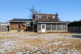 54 31st St, Copiague, NY 11726 - Photo 33